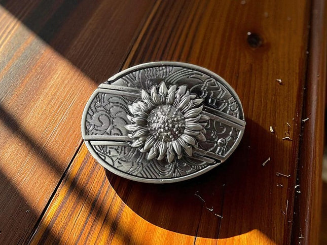Boucle avec couteau caché