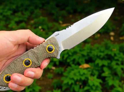 Couteau de survie indestructible