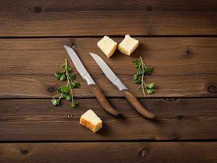 Couteau de table avec manche en bois