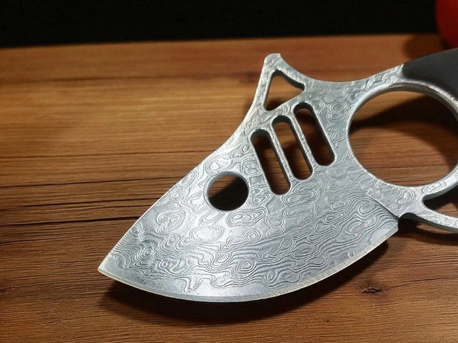 Couteau dents de requin