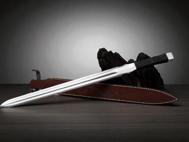Epee a double tranchant